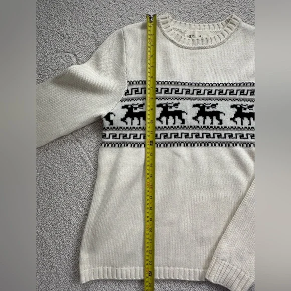 Holiday Sweater - Picture 2 of 6